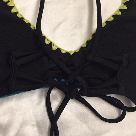 Hula Honey Women’s WhipStitch Shirred Bikini Top - Picture 4 of 6